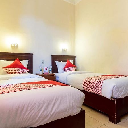 מדאן Oyo 1030 Hotel Bumi Asih מראה חיצוני תמונה