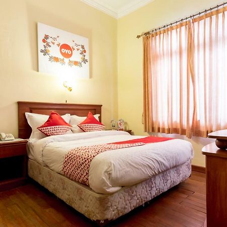 מדאן Oyo 1030 Hotel Bumi Asih מראה חיצוני תמונה