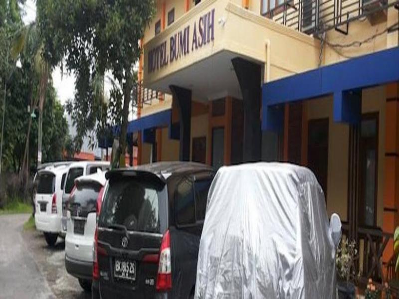 מדאן Oyo 1030 Hotel Bumi Asih מראה חיצוני תמונה