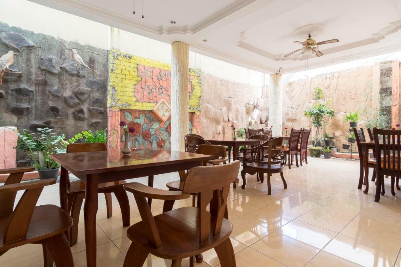 מדאן Oyo 1030 Hotel Bumi Asih מראה חיצוני תמונה