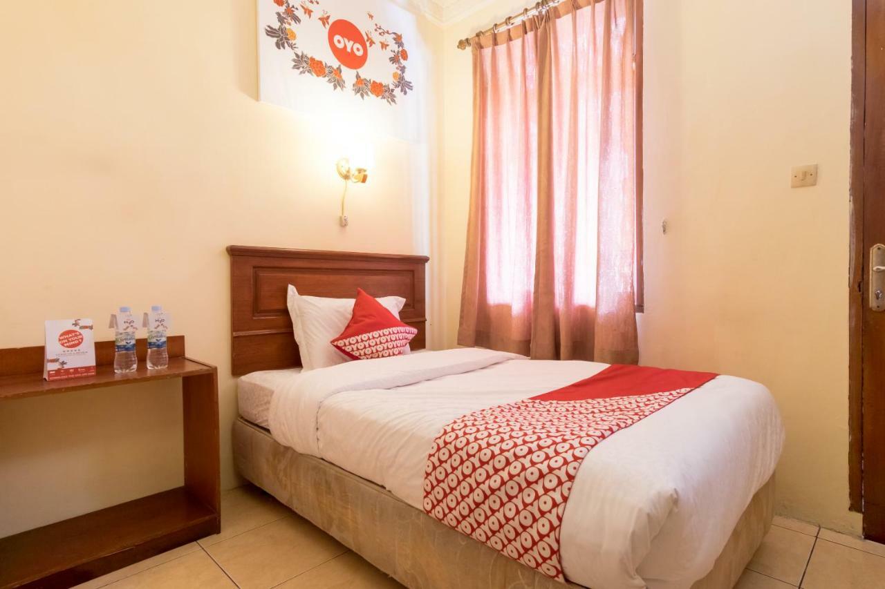 מדאן Oyo 1030 Hotel Bumi Asih מראה חיצוני תמונה