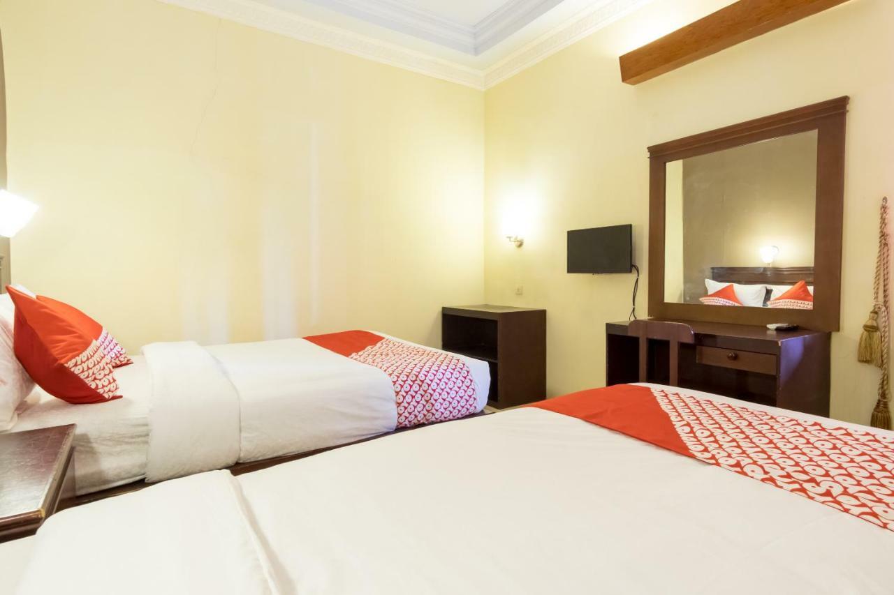 מדאן Oyo 1030 Hotel Bumi Asih מראה חיצוני תמונה