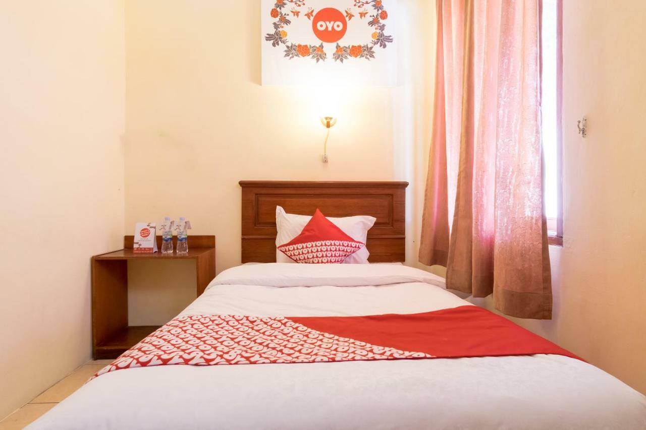 מדאן Oyo 1030 Hotel Bumi Asih מראה חיצוני תמונה