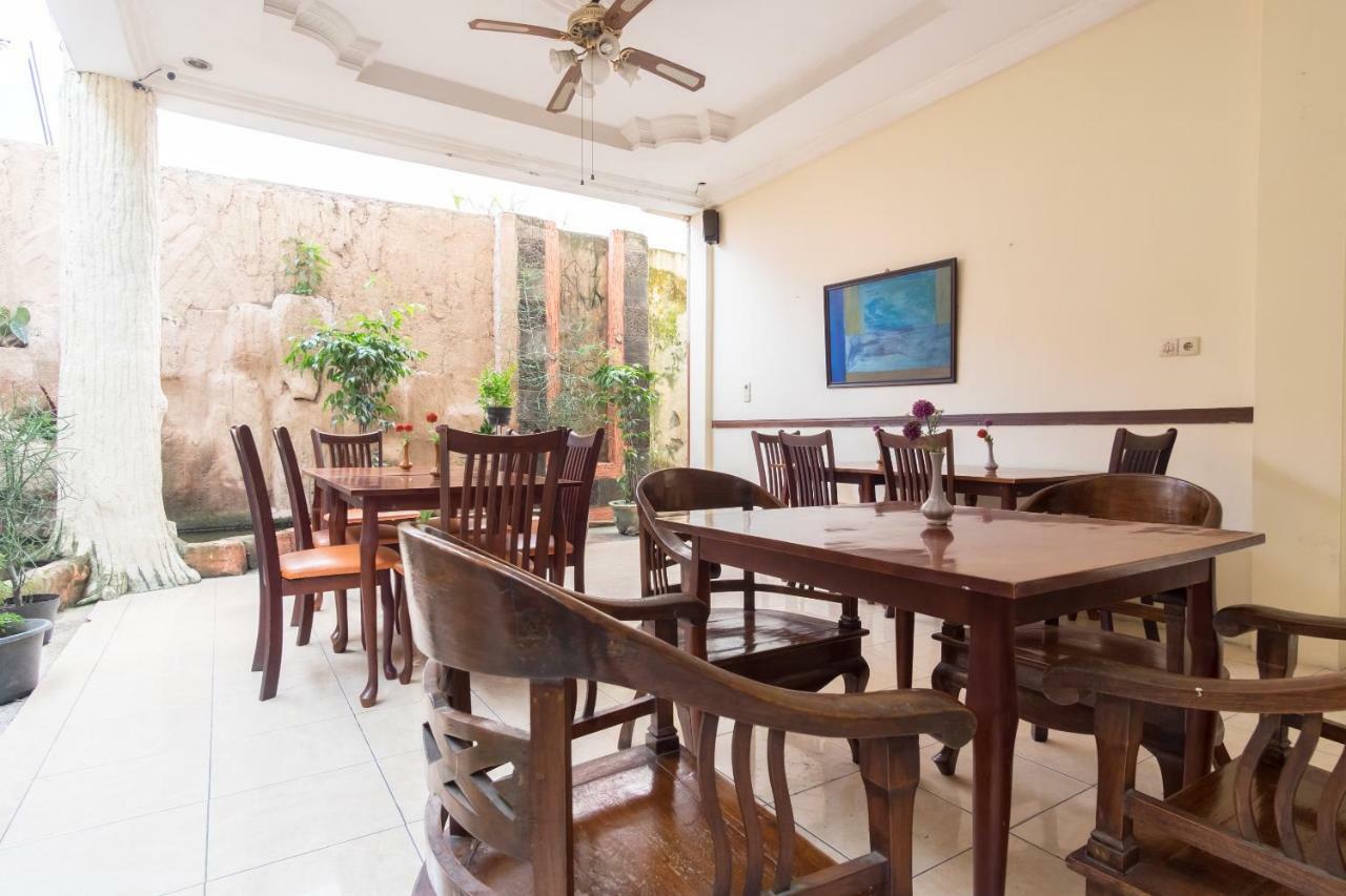 מדאן Oyo 1030 Hotel Bumi Asih מראה חיצוני תמונה