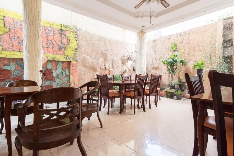 מדאן Oyo 1030 Hotel Bumi Asih מראה חיצוני תמונה
