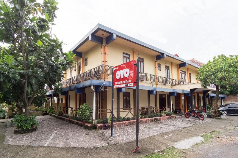 מדאן Oyo 1030 Hotel Bumi Asih מראה חיצוני תמונה